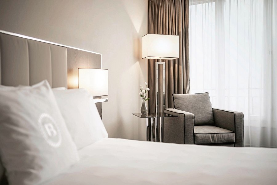 Hotel Belvedere Locarno - Wohnbeispiel Doppelzimmer Komfort Seeseite (Zimmercodierung DF1)