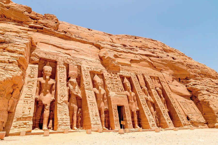 Klassische Nilkreuzfahrt mit Iberotel Crown Emperor - Tempel von Abu Simbel