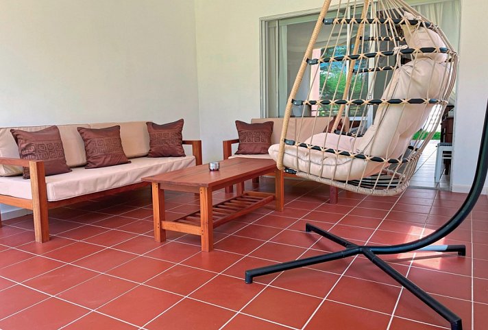 Bahari Beach Hotel - Beispiel Terrasse Superior Outdoor (Zimmercodierung DS1)