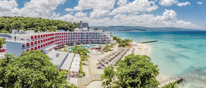 Grand Decameron Cornwall Beach, A Trademark All-Inclusive Resort