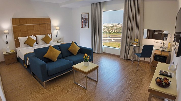 Golden Tulip Muscat