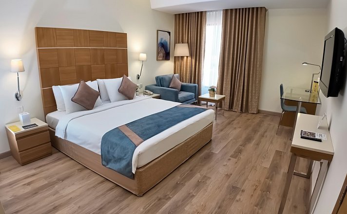 Golden Tulip Muscat