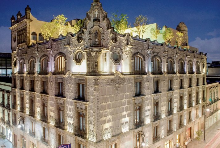 Hampton Inn & Suites