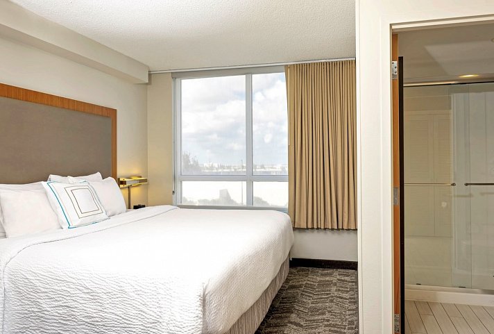 Springhill Suites Miami Airport South Blue Lagoon - Wohnbeispiel Standard Room (Zimmercodierung UG1)