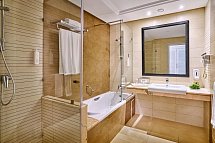 Sentido Marillia Resort & Spa - Wohnbeispiel Bad Familienzimmer (Zimmercodierung FB9)