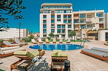 Reef Hotel & Spa