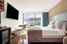 Reef Hotel & Spa