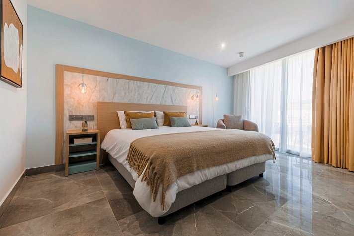 Reef Hotel & Spa