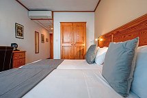 Gillieru Harbour Hotel