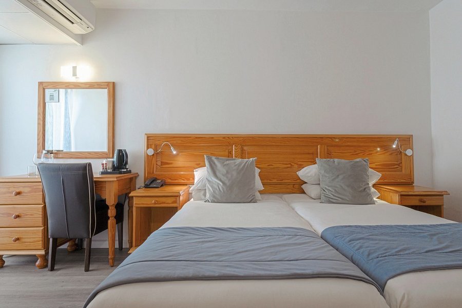 Gillieru Harbour Hotel