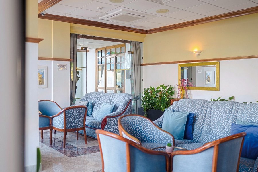 Gillieru Harbour Hotel