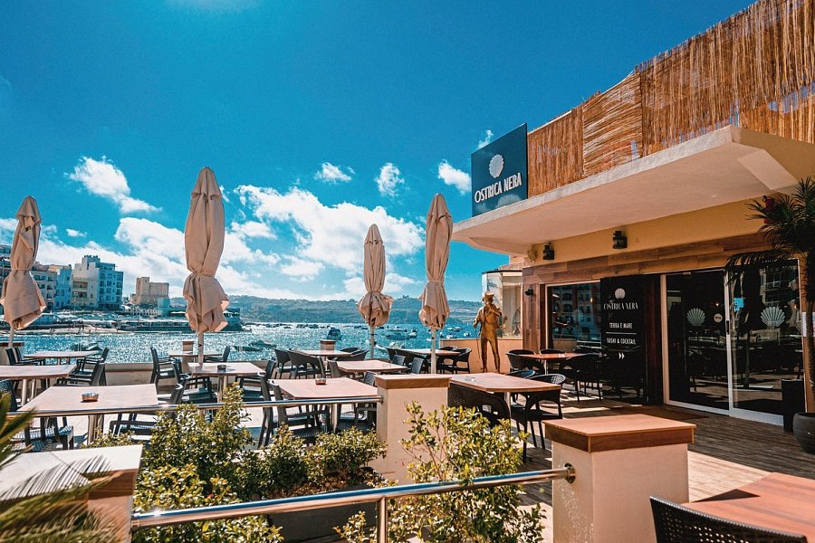 Gillieru Harbour Hotel