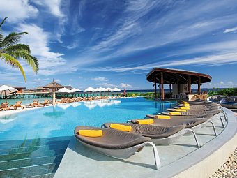 Centara Ras Fushi Resort & Spa Maldives