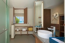 Centara Ras Fushi Resort & Spa Maldives - Beispiel Bad Beach Villa (Zimmercodierung VB1)