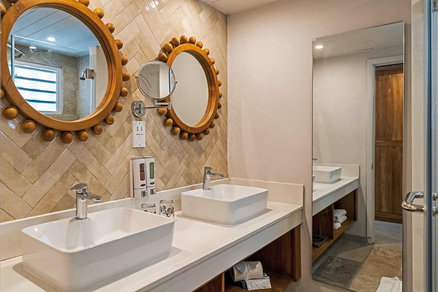 Casuarina Resort & Spa - Badezimmer Beispiel Privilege Sea Facing (Zimmercodierungen UR1, UH2, FB4 & US8)