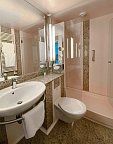 AllgäuSternHotel - Wohnbeispiel Badezimmer (Zimmercodierungen DB1, DC2, WI1, WI2 & FE1)