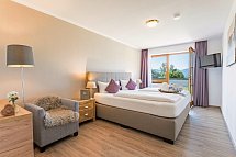 Hartungs Hoteldorf - Wohnbeispiel Familienunterbringung (Zimmercodierung FB1)