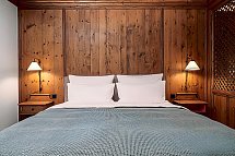 HENRI Hotel Garmisch-Partenkirchen - Wohnbeispiel Doppelzimmer Salon mit Balkon (Zimmercodierung SLB)