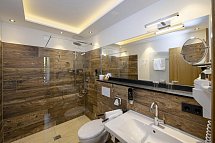 Steinbach-Hotel - Beispiel Bad Suite (Zimmercodierung WB1)