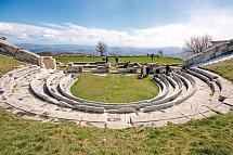 Radreise Molise - Italiens verstecktes Juwel - Samnitischen Theater in Pietrabbondante