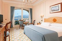 Grand Hotel Capodimonte - Wohnbeispiel Doppelzimmer Meerblick (Zimmercodierung D1M)