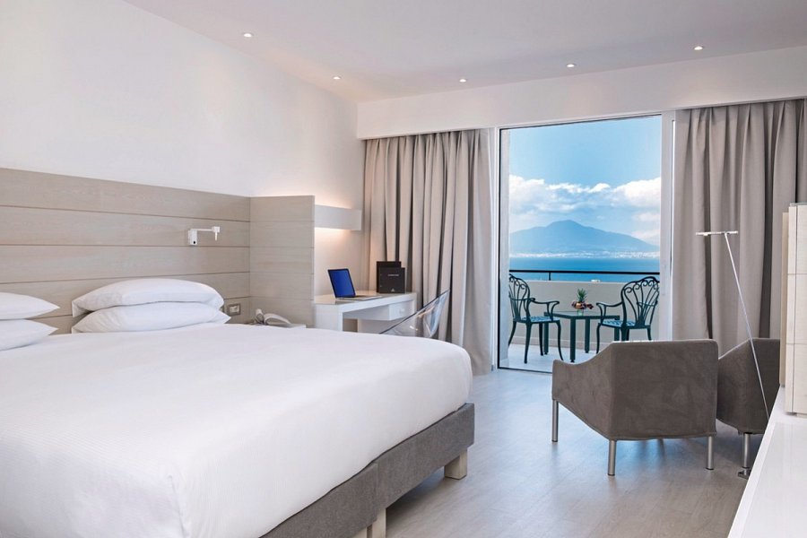 Hilton Sorrento Palace - Wohnbeispiel Doppelzimmer Deluxe Meerblick (Zimmercodierung DDM)