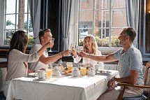 MAXIMILIAN Grand Hotel