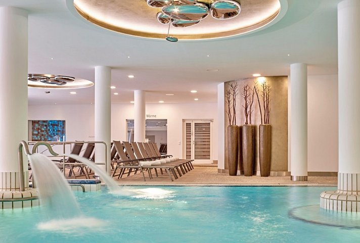 MAXIMILIAN Grand Hotel