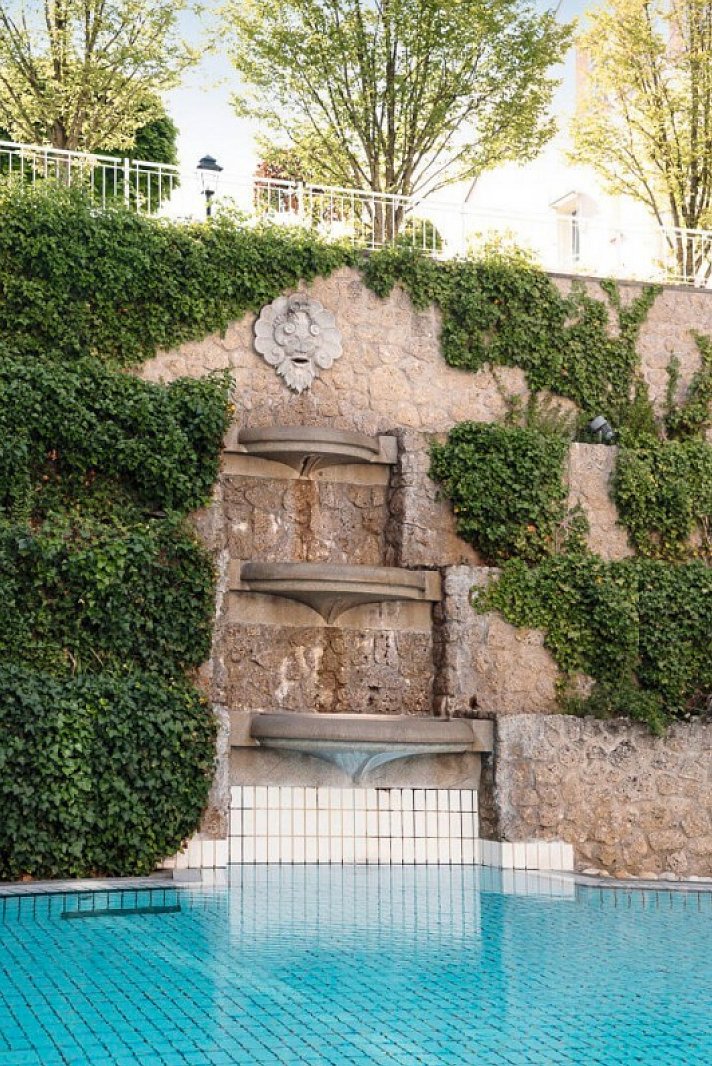 MAXIMILIAN Grand Hotel