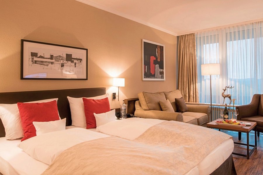Hotel Bavaria - Wohnbeispiel Doppelzimmer Gartenblick Balkon (Zimmercodierung DB1)