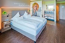 Sonnenhotel Weingut Römmert - Wohnbeispiel Doppelzimmer Weingarten (Zimmercodierungen DB2 & DX4)