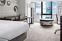 New York Marriott Marquis - Superior King Room, View (Times Square) (Zimmercodierung US4)