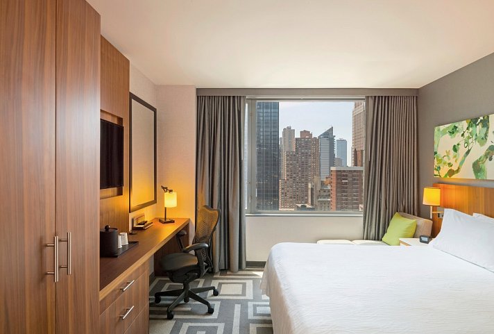 Hilton Garden Inn New York/Central Park South-Midtown West - Wohnbeispiel King bed, City View (Zimmercodierung UG2)
