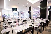 RIU Plaza New York Times Square - The Theater Buffet Restaurant