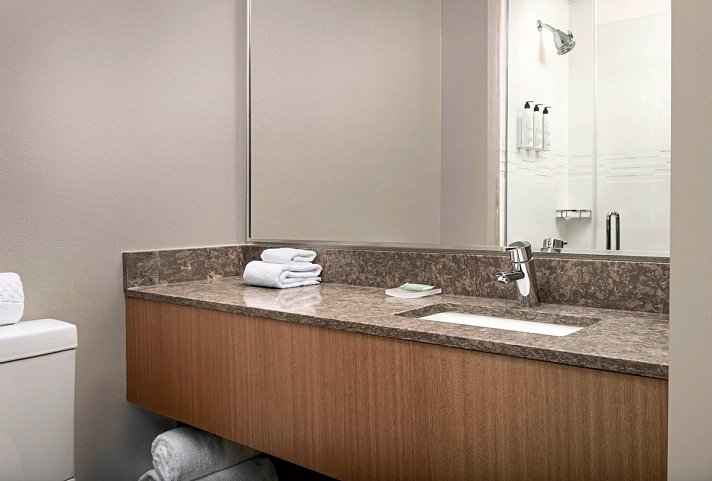 SpringHill Suites New York Queens - Wohnbeispiel King (Zimmercodierung UG1)