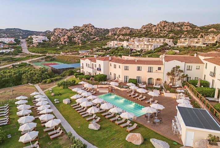 Mangia's Santa Teresa Sardinia, Curio Collection by Hilton