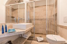 Club Hotel Baja Sardinia - Wohnbeispiel Doppelzimmer Deluxe Meerblick (Zimmercodierung DDM)