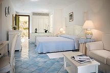 Club Hotel Baja Sardinia - Wohnbeispiel Juniorsuite Nebengebäude (Zimmercodierung JB1)