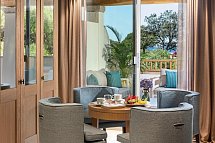 Hotel La Bisaccia - Wohnbeispiel Suite Gartenblick Nebengeäude (Zimmercodierung W1G)