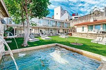 OCA Flores & Vitória Village Hotel
