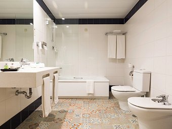 Legendary Porto Hotel - Beispiel Bad Doppelzimmer (Zimmercodierung DB1)