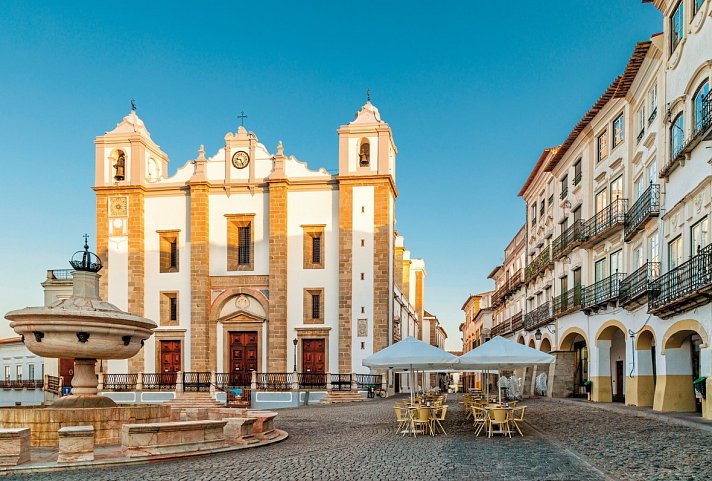Portugals Highlights - Von Porto bis zur Algarve - Evora