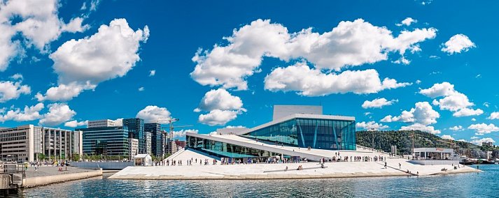 Mit Schiff und Bahn von Oslo nach Bergen - Opernhaus in Oslo