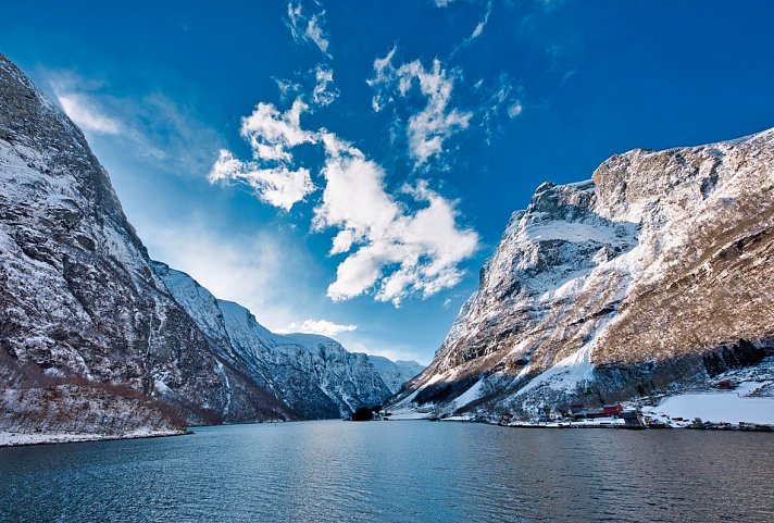Mit Schiff und Bahn von Oslo nach Bergen im Winter - Sognefjord