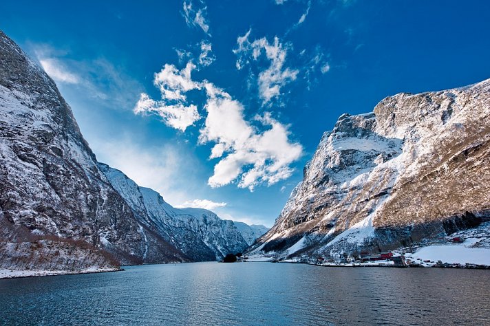 Winterliche Fjorde und Bergenbahn