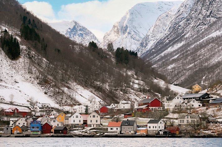 Winterliche Fjorde und Bergenbahn