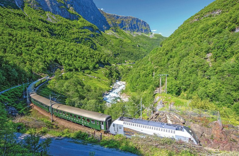 Reisevariante Mit Postschiff und Bahn durch Norwegen