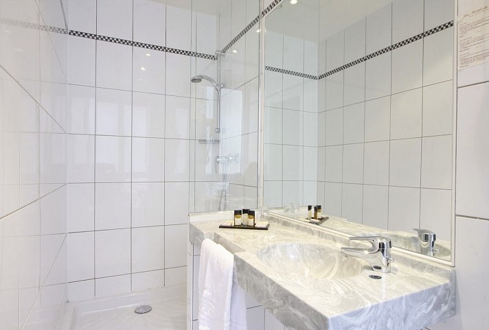 Hotel du Pré - Wohnbeispiel Doppelzimmer (Zimmercodierung DB1)