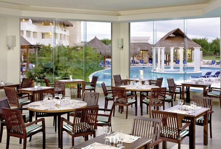 Grand Riviera Princess