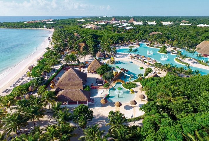 Grand Palladium Colonial Resort & Spa